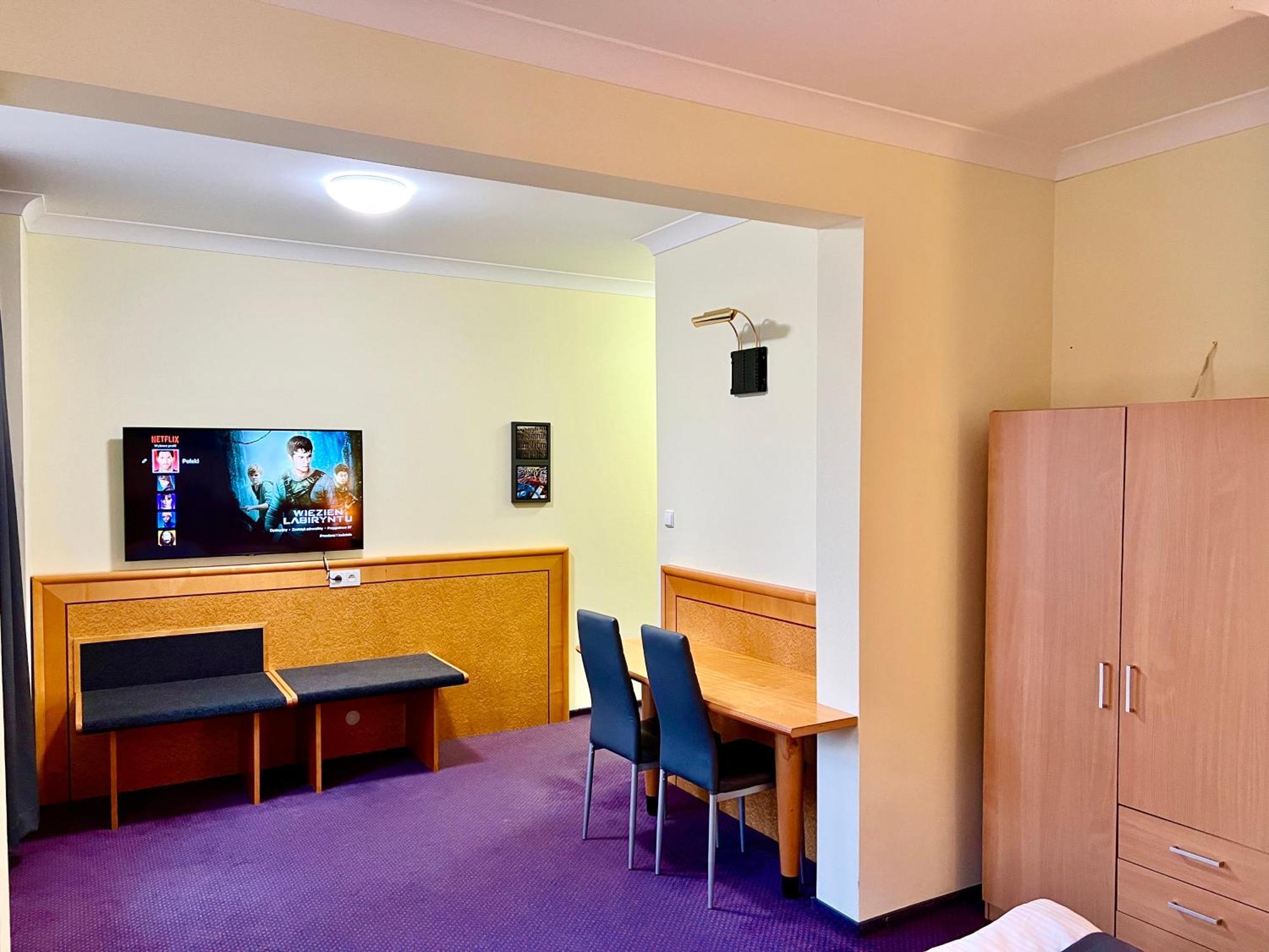 Las Slupski Apartamenty Premium: Adult-Only Retreat with Smart Entertainment Exterior photo