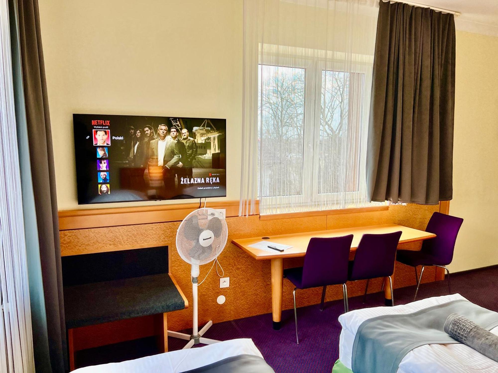 Las Slupski Apartamenty Premium: Adult-Only Retreat with Smart Entertainment Exterior photo