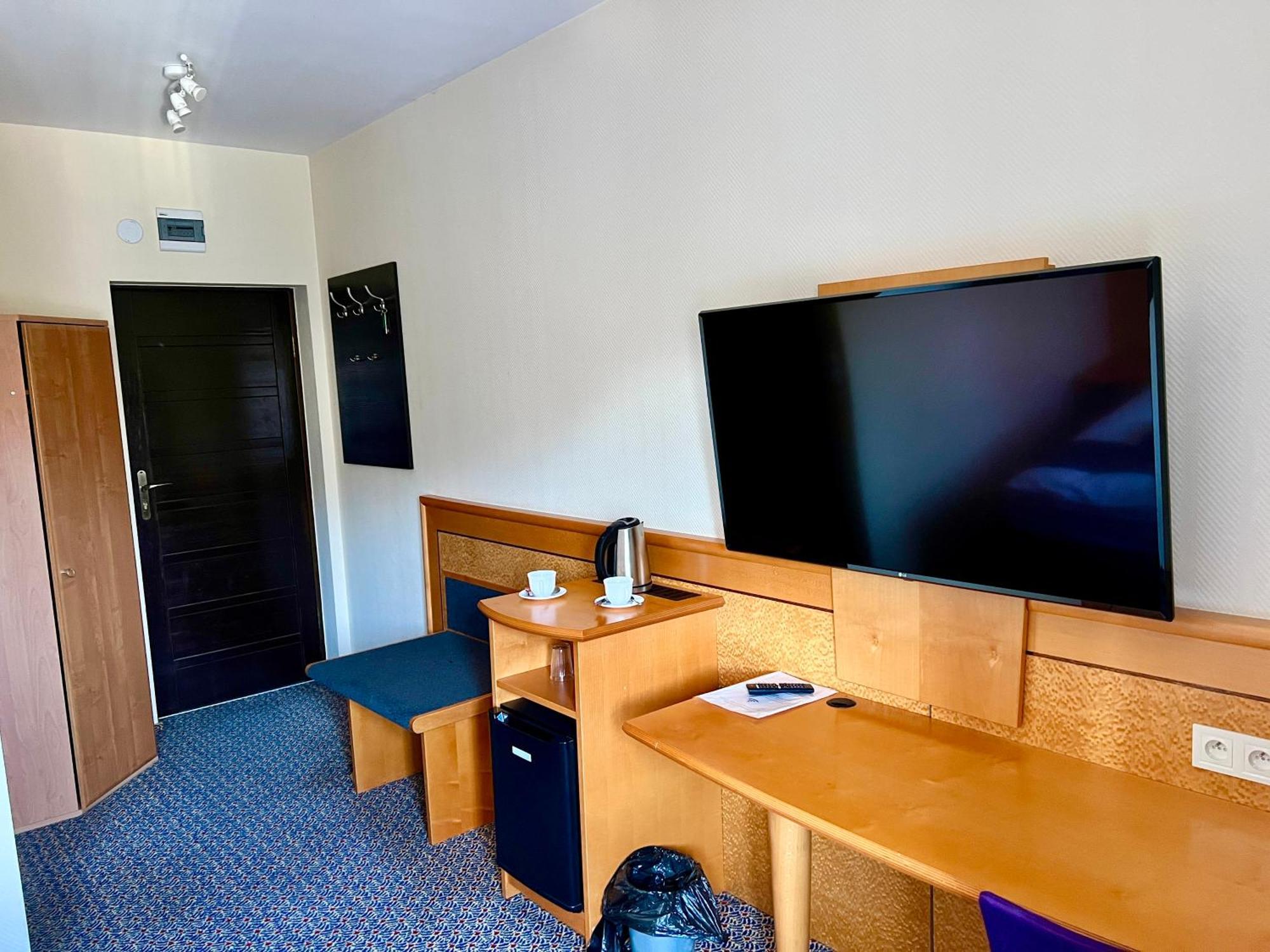 Las Slupski Apartamenty Premium: Adult-Only Retreat with Smart Entertainment Exterior photo
